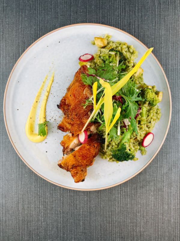 森林小徑文心店享受美食